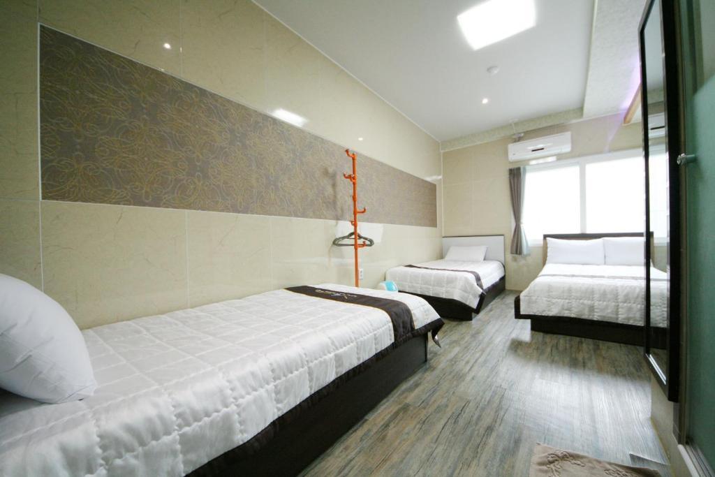 Guesthouse Myeongdong 2 Seoul Room photo
