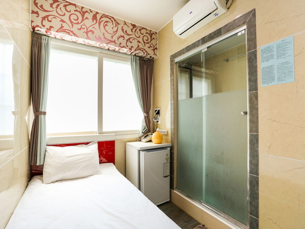 Guesthouse Myeongdong 2 Seoul Exterior photo