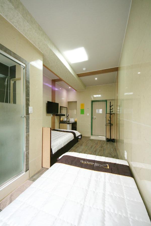Guesthouse Myeongdong 2 Seoul Room photo